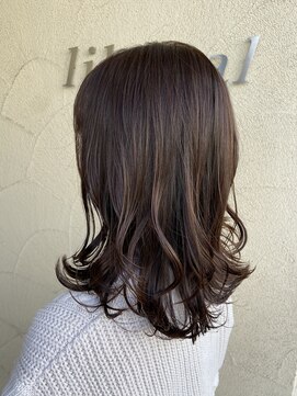 リベラル(liberal) 諏訪葵/うる艶髪ナチュラルブラウン/20代,30代くびれミディアム