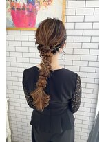 リール(THE RIRE.)&nbsp;＊THE  RIRE.  結婚式お呼ばれ×編みおろしアレンジ＊