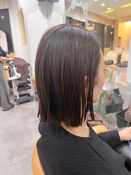 ジラ ヘアアンドメイク(girra HAIR&MAKE) アイスモス（アドミオ）