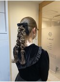 ツイン編み下ろしヘア