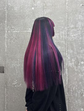 オーン(OOn) ネイビーブルー×ネオンピンクのデザインカラー