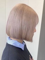 サンクマーケット 渋谷(cinq MARKET)&nbsp;渋谷ケアブリーチカラータッセルボブピンクベージュカラー金髪◆