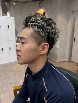 リミット 大宮(limit) 極道パーマ/ホワイトメッシュ