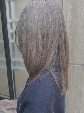 ヘアーメイクオズ(hair make O/S) 大人女性向け ブリーチなしWカラー グレーベージュ