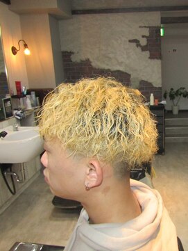 ブルーノ(Bruno) ツイストパーマ（フェードカット）