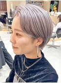 ショートボブ切りっぱなしミルクティーベージュカラー20代30代