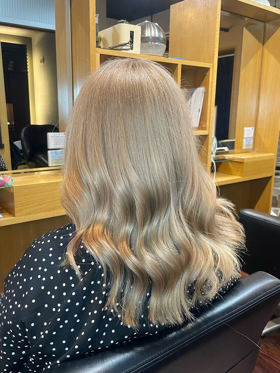 ミルクティーベージュデザインカラー：L211454466｜美容室オルセーの