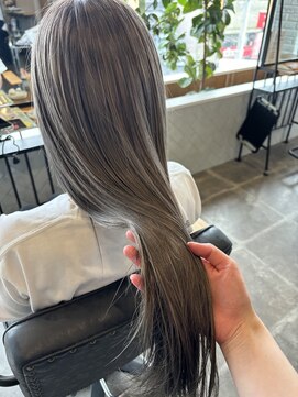 アールフランプラス(arFranc+) シルバーカラー