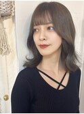 アッシュグレージュ/グレージュカラー/くびれヘア/ぱっつん前髪 