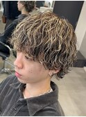 渋谷メンズハイライトカラーメッシュカラー緩め波巻きパーマ