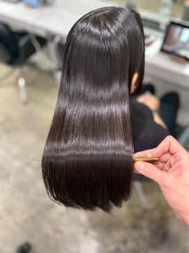 キュア 表参道(CURE) 上品なツヤと軽やかさの美髪矯正