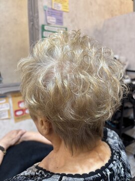 フンワリパーマ前髪ありイメチェン30代40代50代60代ショート