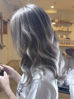 ブレイズヘアー(BLAZEhair) 【立体感カラー】グレージュシャドールーツ×ブリーチ2回