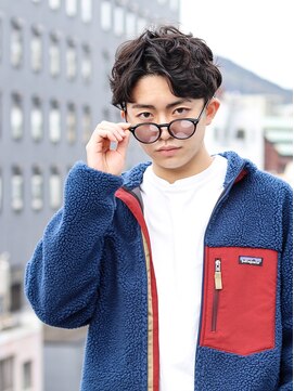 キラキラ(KIRAKIRA) ツーブロック 無造作ショート アップバング マッシュパーマ