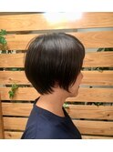 シルエットが綺麗なショートスタイル☆