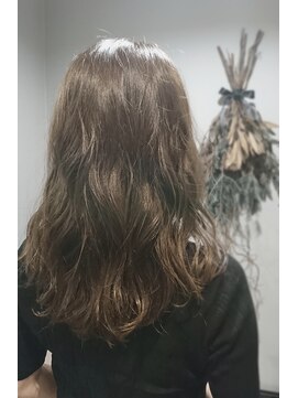 ウィーク 梅田(UiiC) 大人な透け感＃グリーンパール