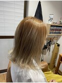 ハイトーングレージュロブヘア
