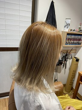 ヘアーアンドスパ アウローラ(AURORA) ハイトーングレージュロブヘア