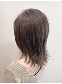 シークレットハイライト グレージュ 外ハネミディアム