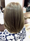 ベージュ系グレーカラー