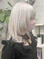 ロウル 渋谷(LOWRL)&nbsp;ホワイトカラー/ウルフレイヤーカット/ケアブリーチ