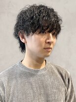 デネブ(Deneb)&nbsp;暗髪ツイスパ×ニュアンスパーマでこなれ感◎メンズカット