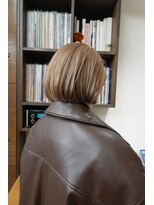 ルイス(LEWES)&nbsp;後ろ姿も可愛いぱつっとボブ