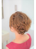 ショートヘアの方の編み込みアップスタイル