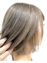 ラビス 浦和(Lovis) 魅力倍増カール/セミディ/シアーカラー/ダークアッシュ/姫カット