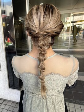 イェッカ(YECCA) 編み下ろしヘアセット