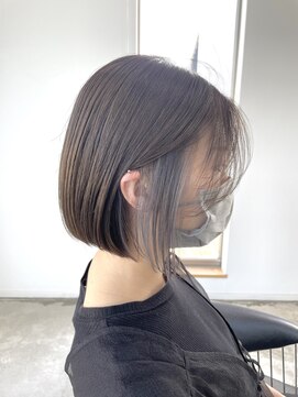 カットアンドトータルビューティ ヴァンキャトル(Cut&Total Beauty VINGT QUATRE) イヤリングカラーミニボブ