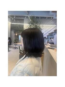 アディクト(ADDICT) カジュアルな外ハネボブ