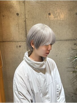 イリス 名古屋 名駅(Iris) White silver