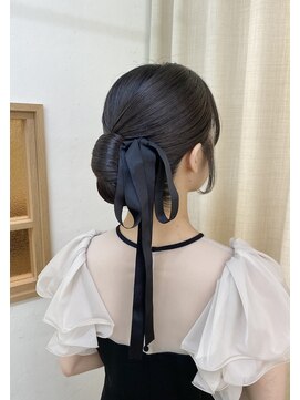 ソノ(sono) アップヘア　シニヨン　タイトアレンジ　参列ヘア