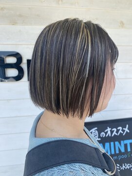 ブリック(Brick) ぱつっとボブのハイライトカラー