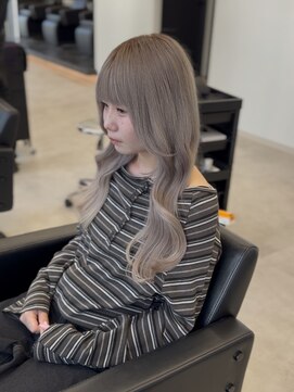 ラピステン 福岡天神 大名店(Lapis) ホワイトグレージュ/ブリーチ2回/顔周りカット/エクステロング
