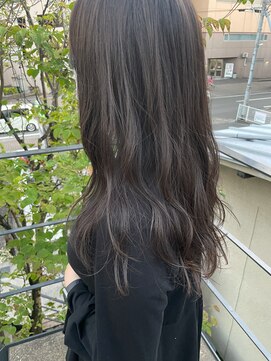 ツイギー 宮西店(TWiGGY) ダークグレーにふんわりロング