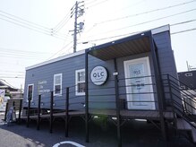 キューエルシーカットスタンド 勝川駅前店(QLC CUT STAND)の雰囲気（トレーラーハウス型の店舗が目印です！）