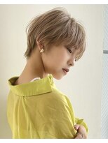 イヴォークトーキョーオーサカ(EVOKE TOKYO osaka)&nbsp;ハイトーン 抜け感 可愛い 韓国風 おしゃれ 大人 くびれショート