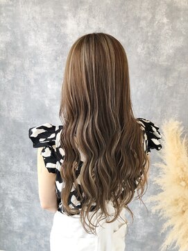 ヘアアンドメイク ムーア(Muuua) 筋感ハイライト＋ミルクティーグレージュ