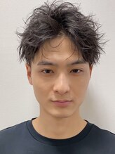 男らしい短髪ショートはワックスを馴染ませて簡単にトップの立ち上がりや束感のある動きが出るカット＊銀座