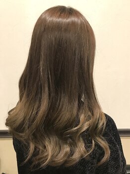 グランジの写真/【オルディーブアディクシーカラー/ アドミオカラー導入】白髪ぼかしにも◎退色後も美しい仕上がりに♪