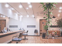 ソーコ 南浦和(SOCO.)の雰囲気(白髪でも明るくお洒落なヘアスタイルを楽しんでいただけます)