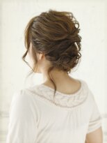 シャンプー 本店(SHAMPOO) おくれ毛がアンニュイなこなれ感アップ