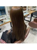 オリーブベージュ