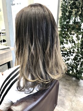 ビースリー ロア 湘南バレイヤージ×イルミナカラー 2021/8/26 [横浜/横浜駅]