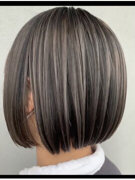 コレットヘア(Colette hair) 【ナチュラルグレーハイライト】
