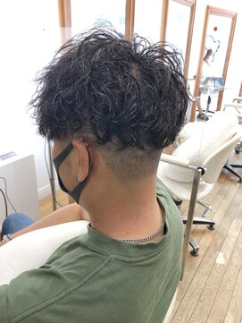 ヘッズ 本八幡店(HEADS) MEN'S HAIR  センターパート　ツイストスパイラル　コンマヘア