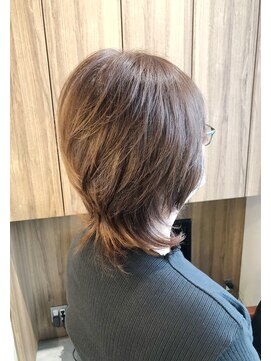 シャメル(Chamel) トップからふんわりウルフスタイル◇40代50代ヘアスタイル