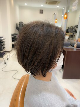 シェール モリオ(chere MORIO) 自然な白髪ぼかしハイライト